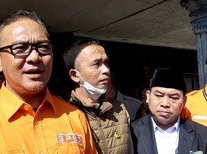 Tinjau Lokasi Longsor, Plt Bupati Bogor Singgung soal Izin Dirikan Bangunan Tinjau Lokasi Longsor, Plt Bupati Bogor Singgung soal Izin Dirikan Bangunan