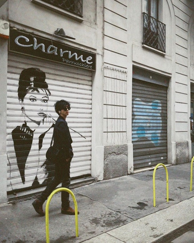 Potret Yesung (Super Junior) selama berlibur di Italia