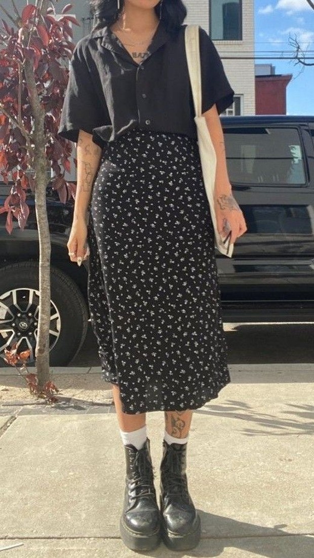 Printed Skirt and Black Shirt/pinterest.com Printed Skirt and Black Shirt