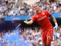 Kiper Aston Villa Diserang Fans di Pesta Juara Manchester City