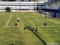 Persib Datangkan Kiper Baru Usai Teja Paku Alam Cedera