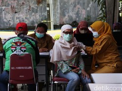 Vaksin Booster Jadi Syarat Perjalanan, Ini Kata Epidemiolog Unair