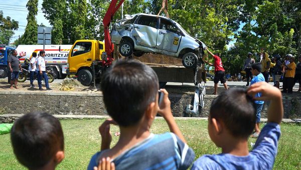 Ada Mobil Nyemplung ke Selokan di Gorontalo, Kenapa Ya?