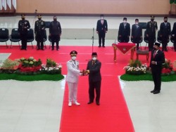 Wagub Jabar Lantik Kepala BPBD Dani Ramdan Jadi Pj Bupati Bekasi