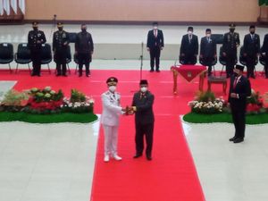 Wagub Jabar Lantik Kepala BPBD Dani Ramdan Jadi Pj Bupati Bekasi Wagub Jabar Lantik Kepala BPBD Dani Ramdan Jadi Pj Bupati Bekasi