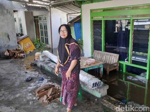 Banjir Rob Terjang Kawasan Wisata Pantai Tuban-Permukiman Setinggi 70 Cm Banjir Rob Terjang Kawasan Wisata Pantai Tuban-Permukiman Setinggi 70 Cm