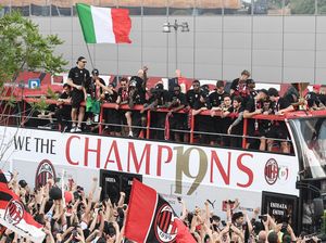 AC Milan Ejek Inter dalam Parade Bus Scudetto