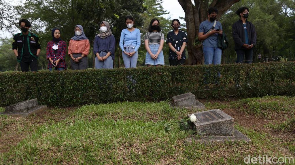 Aktivis Perempuan Gelar Napak Tilas Pemerkosaan Mei 98 Aktivis Perempuan Gelar Napak Tilas Pemerkosaan Mei 98