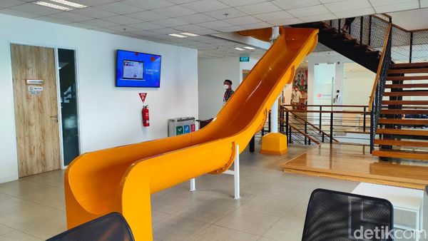 Mengintip Kantor Lazada, Ada Perosotan dan Meja Billiard