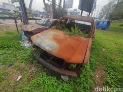 Fakta dan Data di Balik Bangkai Mobil Huni Pos 10 Cepu Cianjur