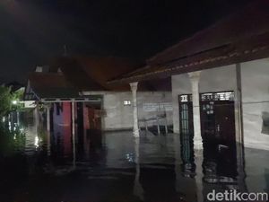 Banjir Rob di Kota Pekalongan Bertambah Tinggi Malam Ini