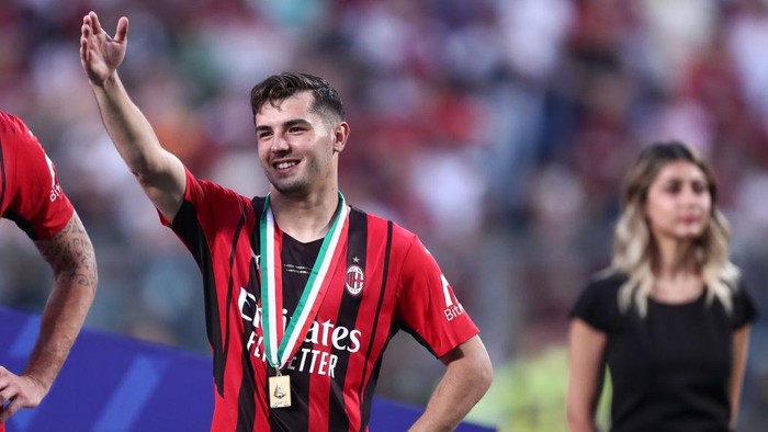 REGGIO NELLEMILIA, ITALY - MAY 22: Brahim Diaz of AC Milan celebrates after winning the championship after the Serie A match between US Sassuolo and AC Milan at Mapei Stadium - Citta del Tricolore on May 22, 2022 in Reggio nellEmilia, Italy. (Photo by Sportinfoto/vi/DeFodi Images via Getty Images)