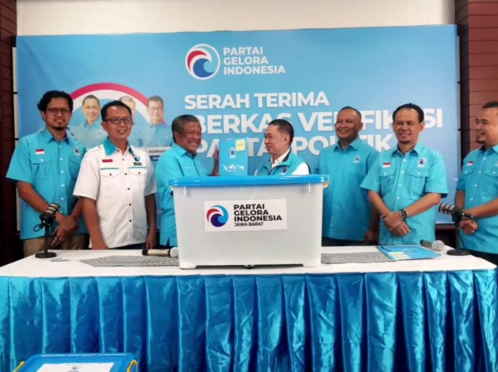 Deddy Mizwar Akan Turun Gunung Bantu Memenangkan Gelora di Jabar Deddy Mizwar Akan Turun Gunung Bantu Memenangkan Gelora di Jabar