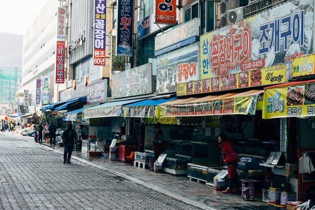 Ilustrasi Pasar dan Pusat Pertokoan di Korea Selatan Saat Pandemi/ Foto: Pexels/Markus Winkler