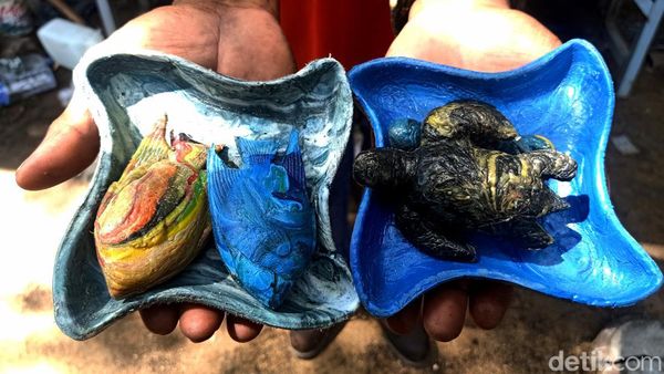 Intip Pembuatan Suvenir KTT G20 yang Diolah dari Limbah Plastik