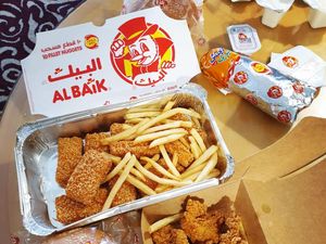 5 Makanan Asing Ini Jadi Favorit Jastip, Al Baik Chicken hingga Irvins 5 Makanan Asing Ini Jadi Favorit Jastip, Al Baik Chicken hingga Irvins
