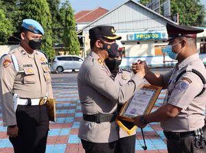 Gagalkan Teror Bank di Majalengka, Satpam Terima Penghargaan Polisi