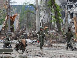Rusia Gempur Halte Bus di Ukraina Timur, 8 Orang Tewas