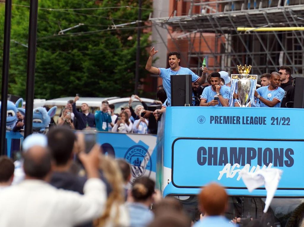 Bravo! Foto Parade Juara Manchester City