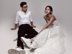 Maudy Ayunda Bagikan Momen Haru Dilamar Jesse Choi di Depan Air Terjun