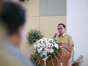 Dosen ISI Denpasar Ditunjuk Jadi Perias Mendagri saat Pembukaan PKB Dosen ISI Denpasar Ditunjuk Jadi Perias Mendagri saat Pembukaan PKB