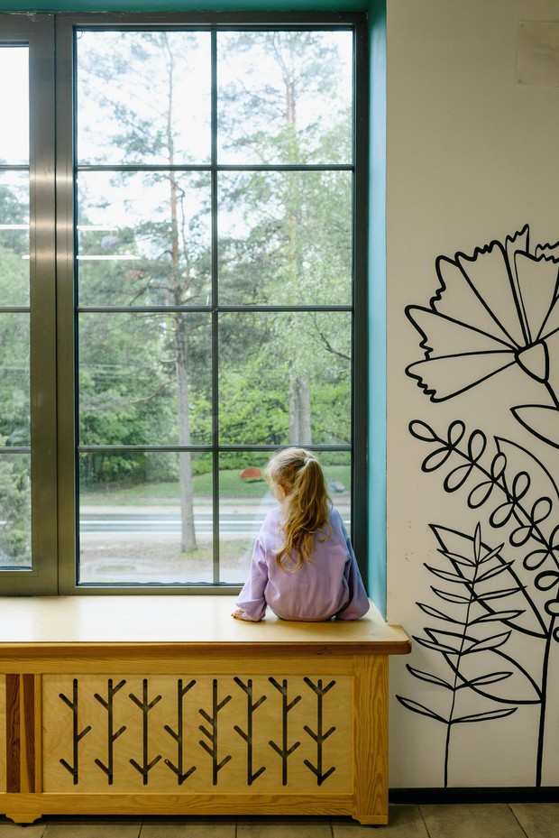 Menghabiskan waktu di kamar/ Foto: Pexels.com/ Ksenia Chernaya
