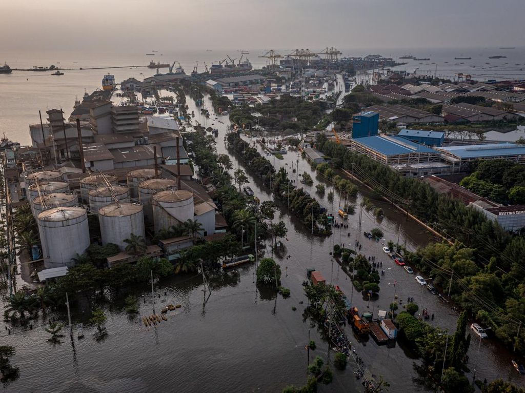 Beda Banjir Rob dan Banjir Bandang, Bagaimana Bisa Terjadi? Beda Banjir Rob dan Banjir Bandang, Bagaimana Bisa Terjadi?