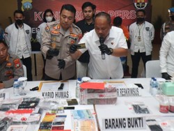 Polisi Bekuk Warga Bulgaria Dalang Skimming ATM di Batam