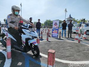 Ingin Dapat SIM, Cah Nganjuk Bisa Les Ujian Praktik di Sini Ingin Dapat SIM, Cah Nganjuk Bisa Les Ujian Praktik di Sini