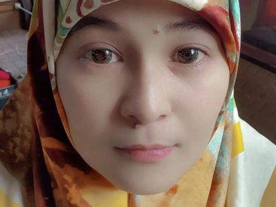 Biasa Tomboi, 7 Seleb Ini Bikin Pangling saat Berhijab