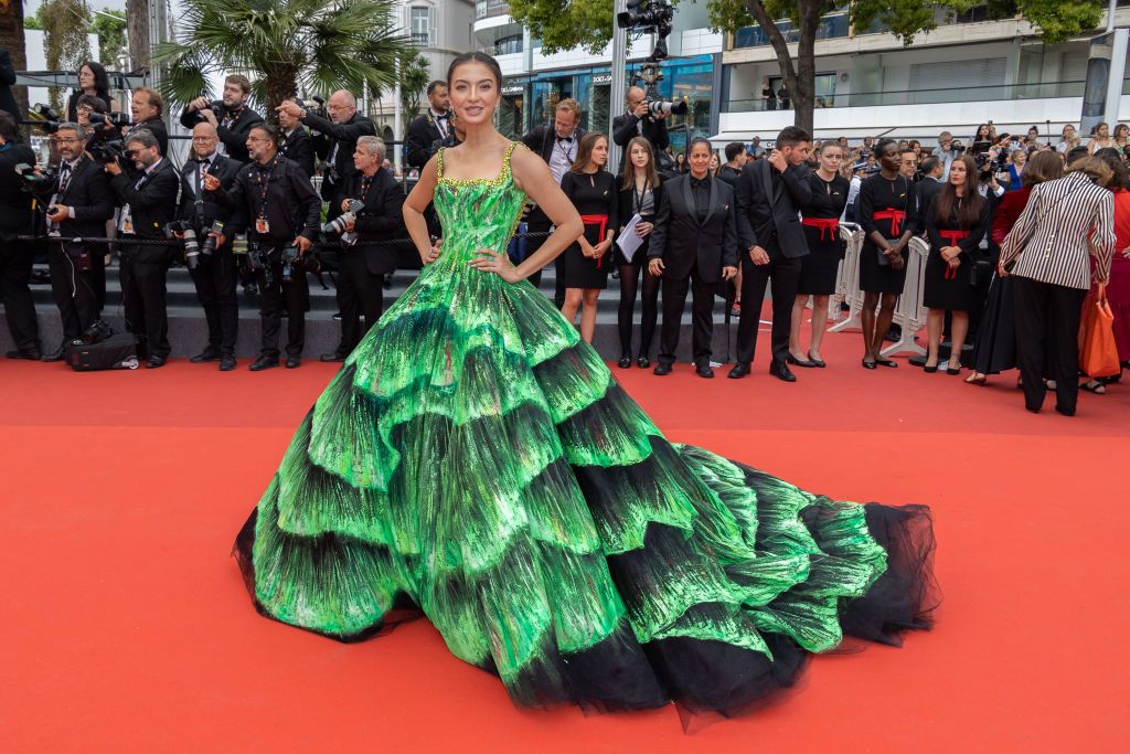 Raline Shah Tampil Glamor Di Festival Film Cannes 2022 Sempat Berfoto