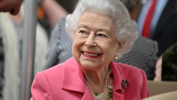 England's Queen Elizabeth attends the Chelsea Flower Show in London, Britain, May 23, 2022. Paul Grover/Pool via REUTERS