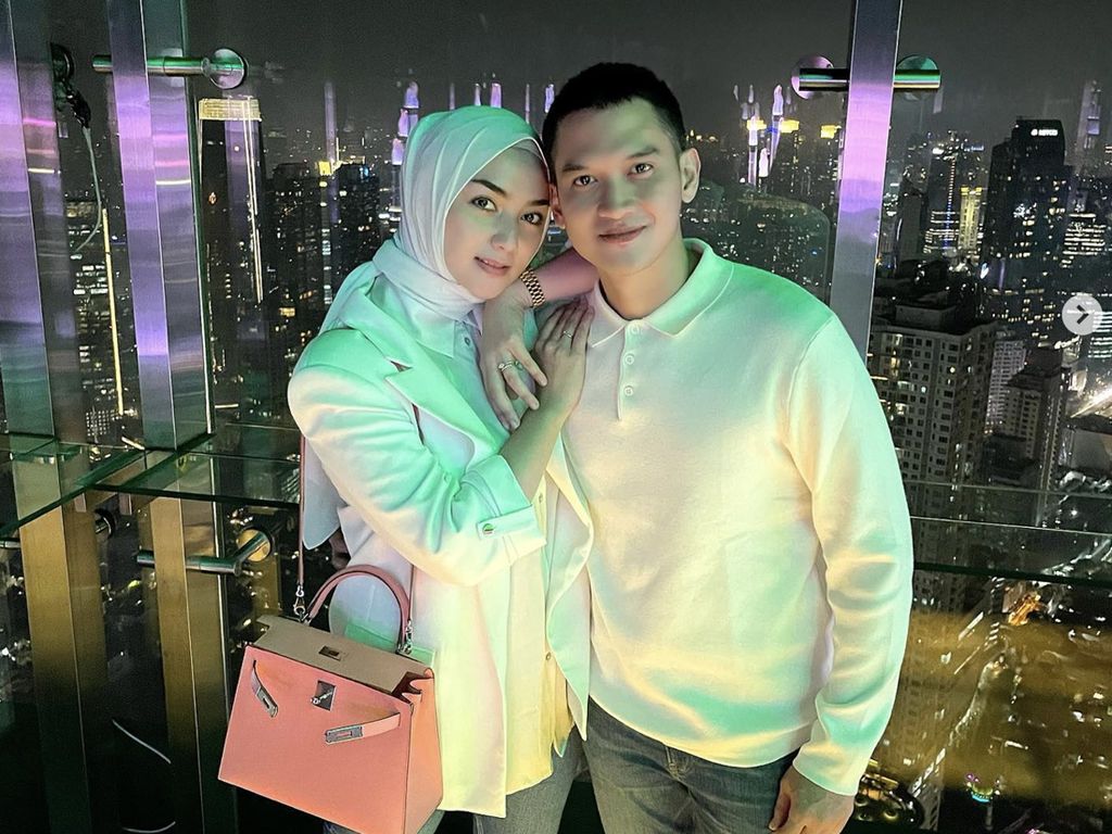 Citra Kirana Dukung Rezky Aditya, Tapi Irit Bicara Soal Masalah Wenny Ariani Citra Kirana Dukung Rezky Aditya, Tapi Irit Bicara Soal Masalah Wenny Ariani