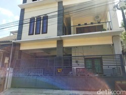 Geledah Kos Simpatisan ISIS, Densus 88 Amankan Panah Hingga Pisau