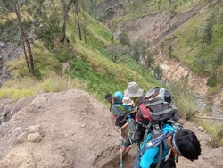 BTNGR Ancam Blacklist Pendaki yang Buang Sampah Sembarangan