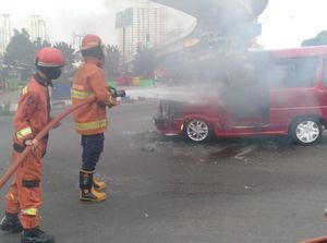 Angkot Terbakar di Bekasi Timur, Diduga Akibat Korsleting