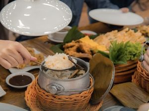 Istimewa! Makan Nasi Liwet Bonus Pemandangan Kebun Teh Subang yang Asri Istimewa! Makan Nasi Liwet Bonus Pemandangan Kebun Teh Subang yang Asri
