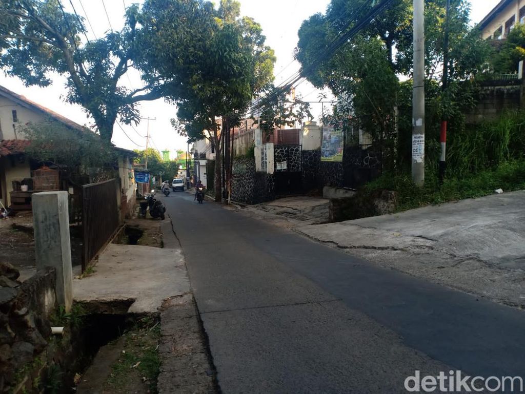 Cerita Crazy Rich Grobogan Meurih Perbaiki Jalan Cilengkrang Cerita Crazy Rich Grobogan Meurih Perbaiki Jalan Cilengkrang