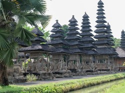 Pesona Pura Taman Ayun: Sejarah, Daya Tarik, dan Rute