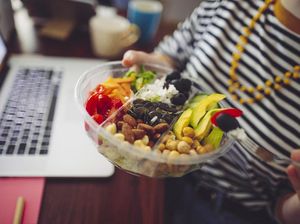 Berhenti Makan Junk Food, Pelatih Kebugaran Ini Sukses Turunkan BB 44 Kg Berhenti Makan Junk Food, Pelatih Kebugaran Ini Sukses Turunkan BB 44 Kg