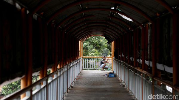 Perbaikan JPO Ahmad Yani, Bekasi Usai Disentil Kurang Terawat