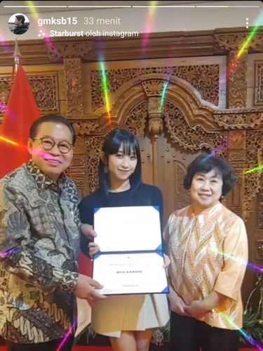 Dita SECRET NUMBER memperoleh penghargaan dari kedutaan besar Indonesia-Korea