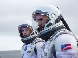 5 Film Paradoks Waktu yang Bikin Pusing Enak 5 Film Paradoks Waktu yang Bikin Pusing Enak