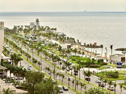 Warga Geram Restoran Prancis di Jeddah Tolak Pengunjung Berhijab