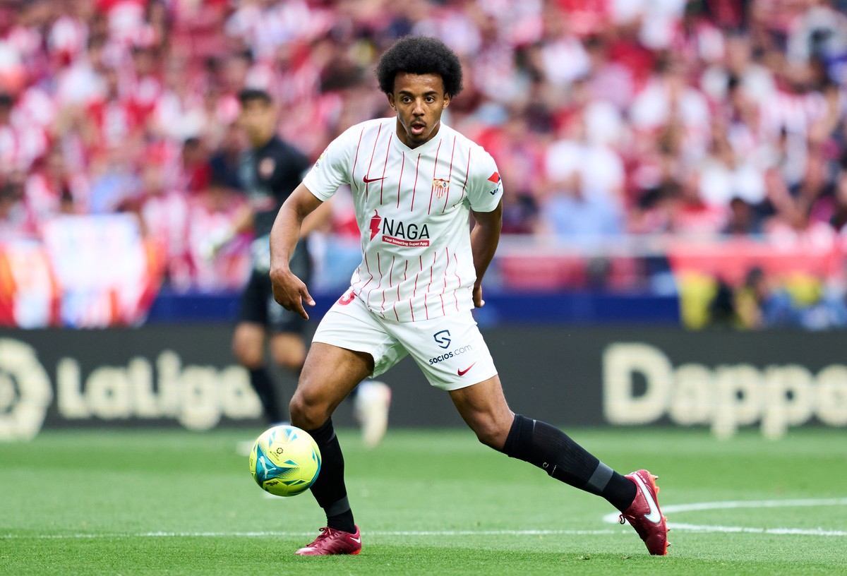 Inikah Incaran Terakhir Barcelona? (Foto: Juan Manuel Serrano Arce/Getty Images)
