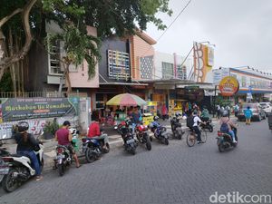 Anggota Komisi 3 DPRD Sebut Masalah Parkir Gresik Ruwet Anggota Komisi 3 DPRD Sebut Masalah Parkir Gresik Ruwet