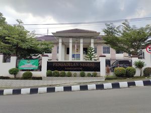 Kades Jayasari Lebak Bantah Tuduhan Penggelapan Sertifikat Lahan Warga Kades Jayasari Lebak Bantah Tuduhan Penggelapan Sertifikat Lahan Warga