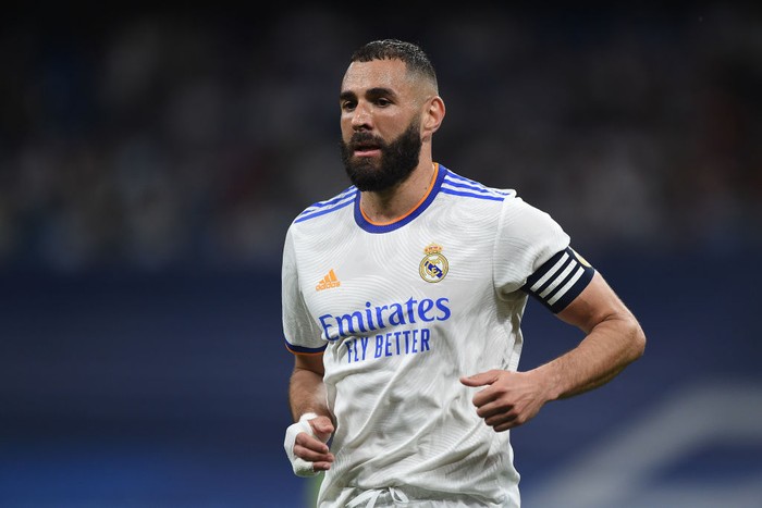 MADRID, SPAIN - MAY 12: Karim Benzema of Real Madrid  looks on during the LaLiga Santander match between Real Madrid CF and Levante UD at estadio Santiago Bernabeu on May 12, 2022 in Madrid, Spain.  (Photo by Denis Doyle/Getty Images)