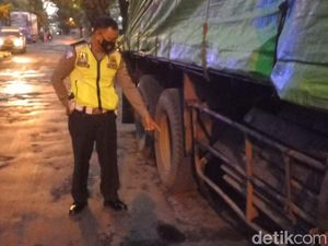 Biker di Lamongan Tewas Usai Jatuh dan Terlindas Truk Trailer