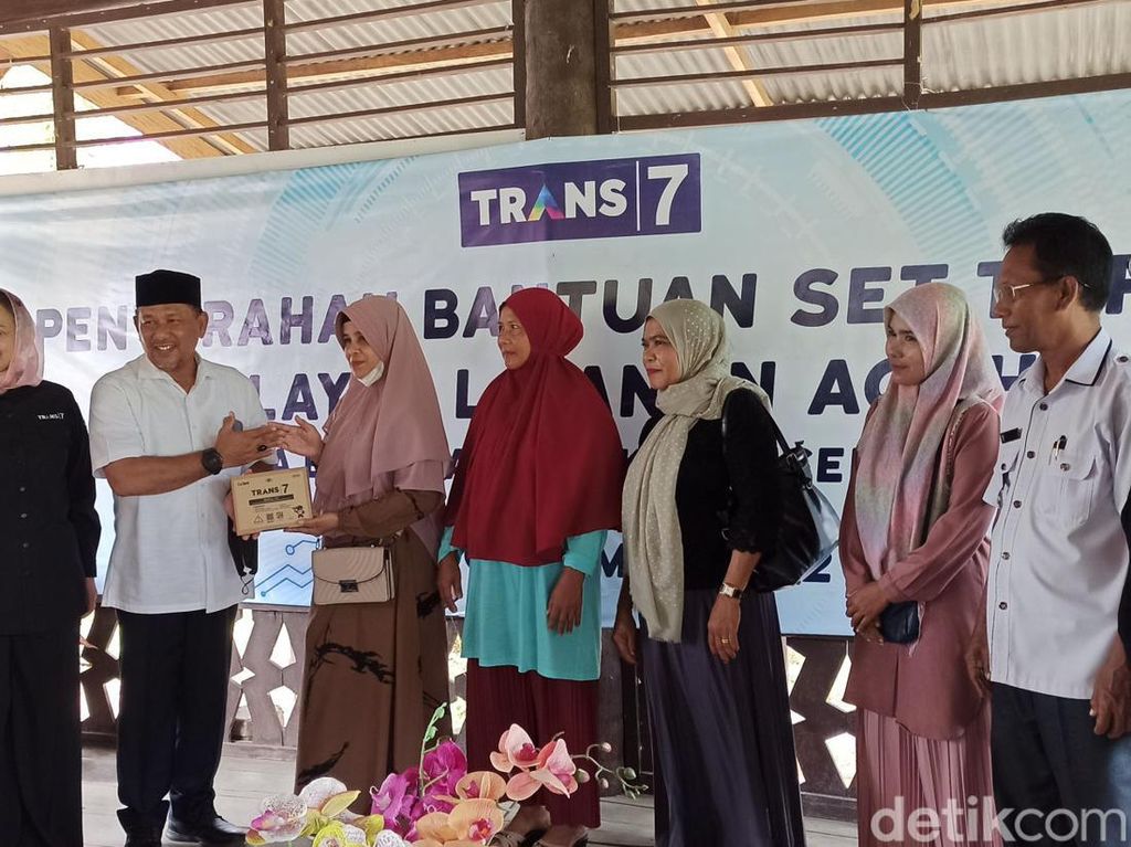 TRANS7 Bagikan Ribuan STB Gratis ke Warga Banda Aceh